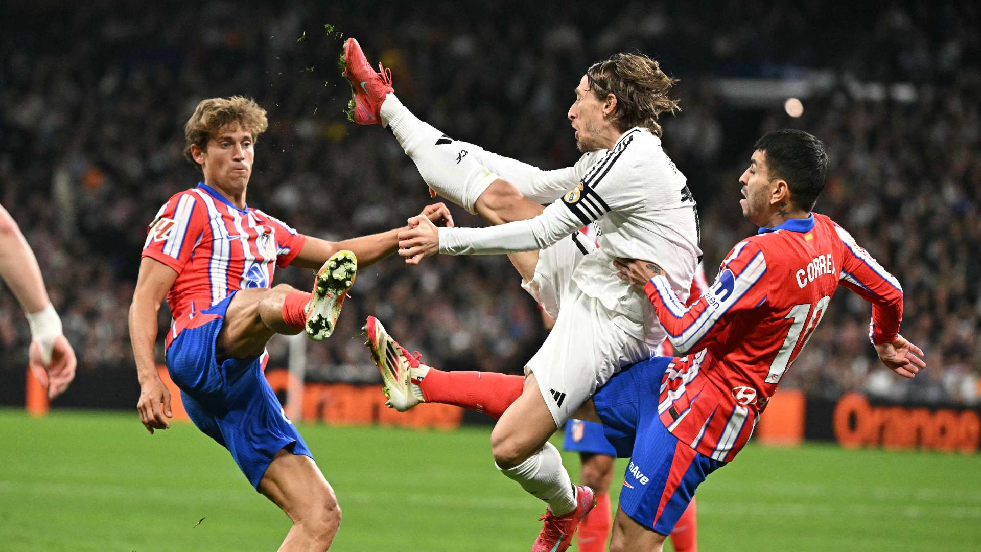 利物浦新星索博斯洛伊的女友：金发高挑、网球技艺出众的美女