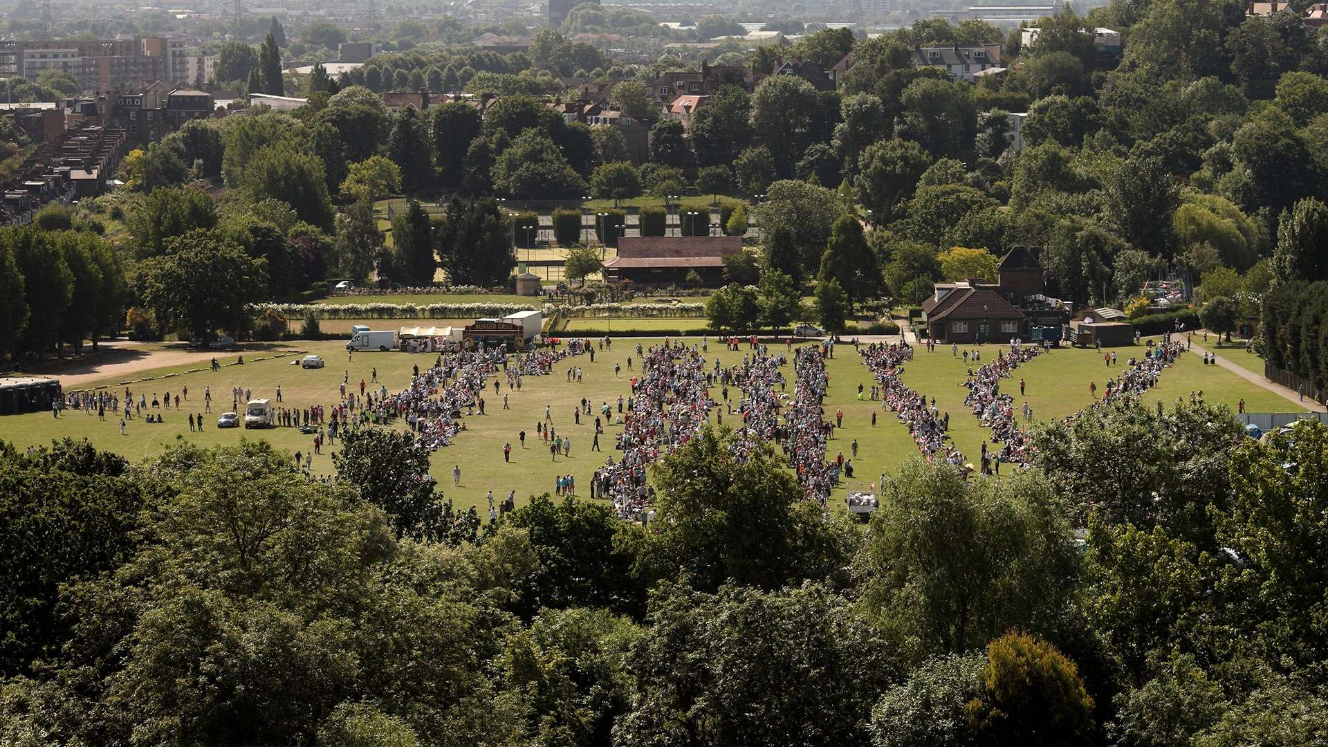 国足也很难 国足也很难