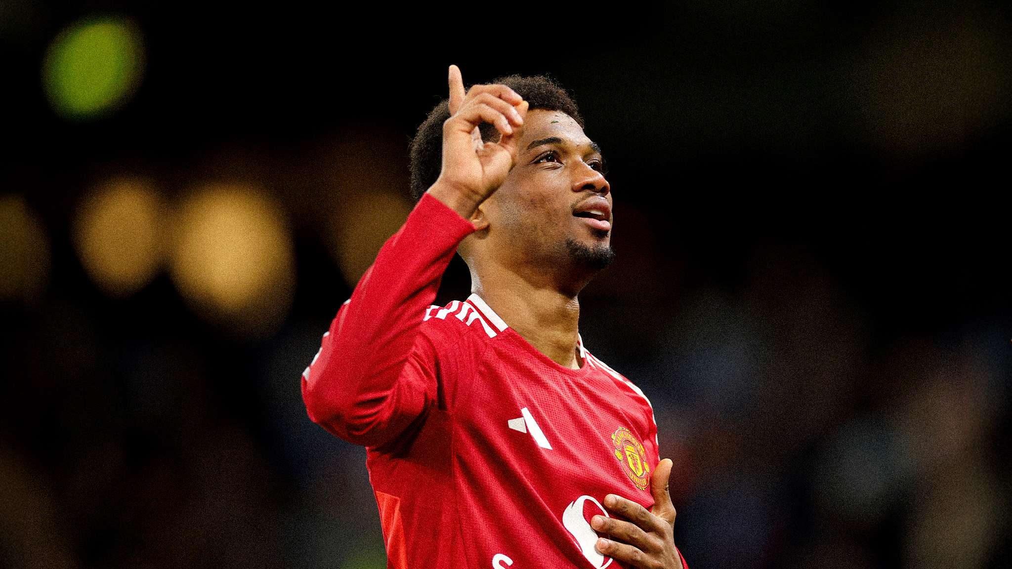 曼联官博祝福董方卓生日：你是当年中国足球的开拓者！